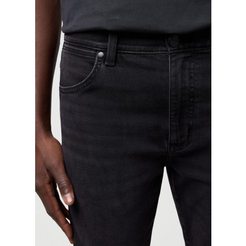 Wrangler® Férfi farmernadrág - Larston -Slim Tapered - Black Fog